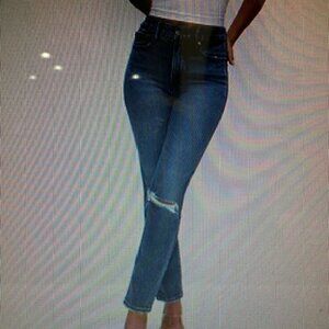 GOOD AMERICAN SOFT-TECH CLASSIC SLIM STRAIGHT JEANS